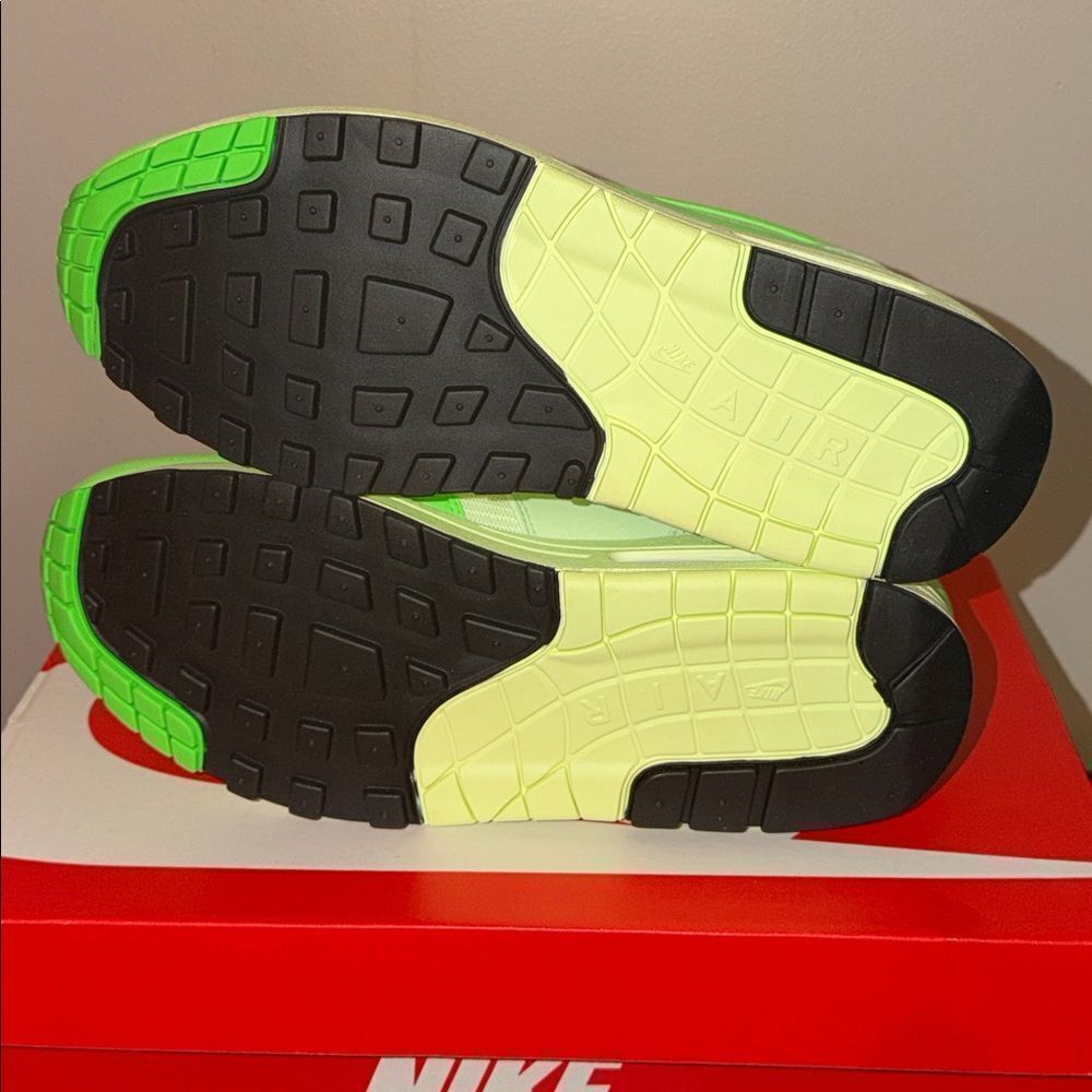 Nike Air Max 1 ‘87 ‘Vapor Green’ HJ7329-376 Women’s Size 10 - Picture 5 of 6